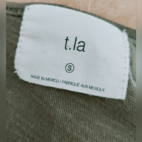 T.LA Anthropologie Olive Green Open Back Short Sleeve Tee Adorable EUC - Picture 5 of 6